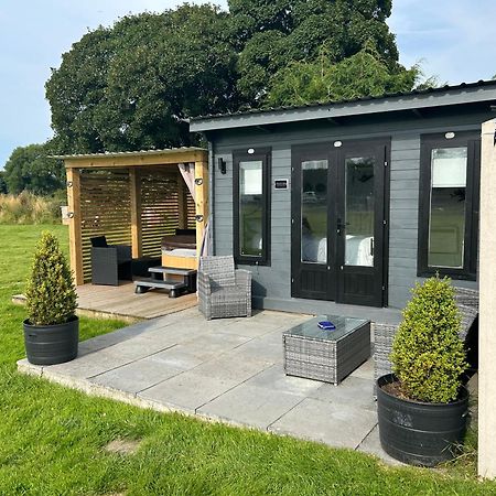Dolafon Farm Luxury Glamping Cabin With Hot Tub St Asaph Exteriér fotografie