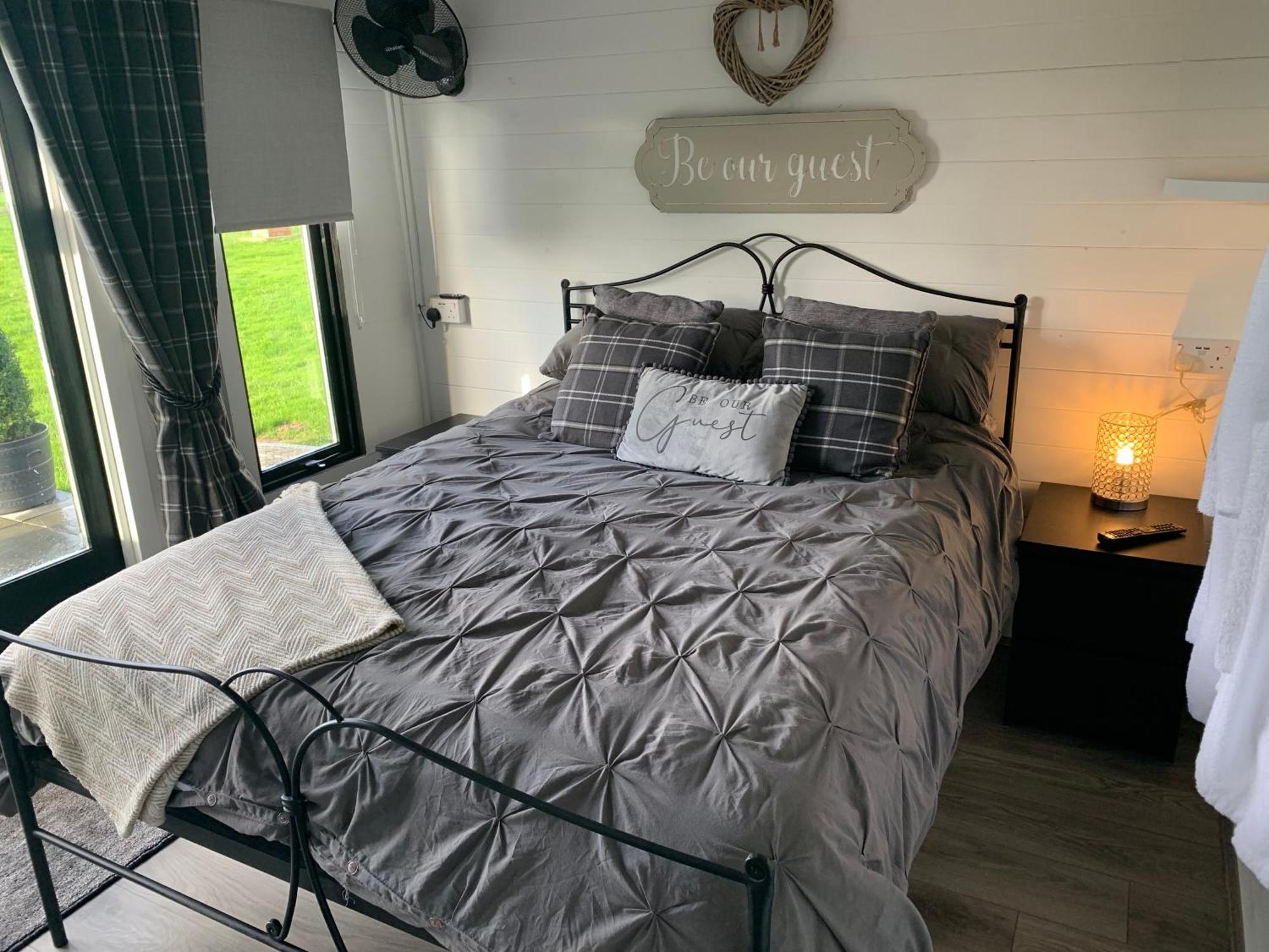 Dolafon Farm Luxury Glamping Cabin With Hot Tub St Asaph Exteriér fotografie